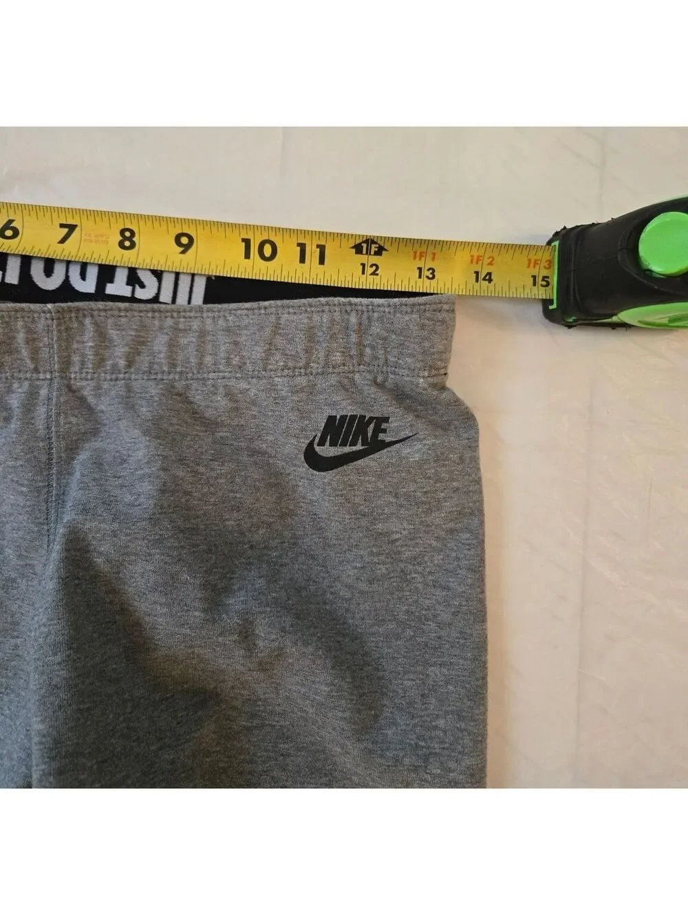 Nike Just Do It Gray Leggings – Women’s Size M